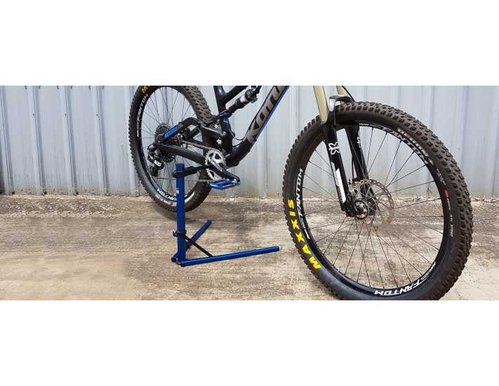 Granite Design Hex Stand Negro